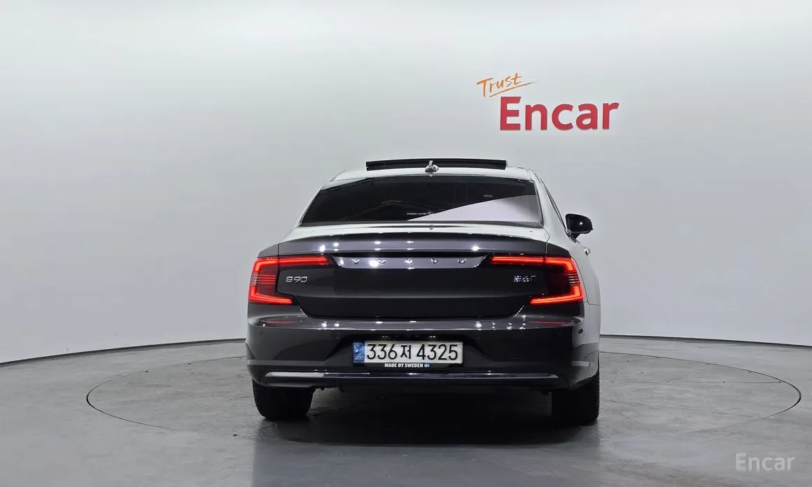 Фото 4 - Volvo S90