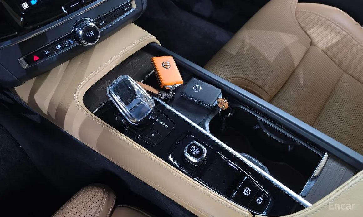 Фото 9 - Volvo S90