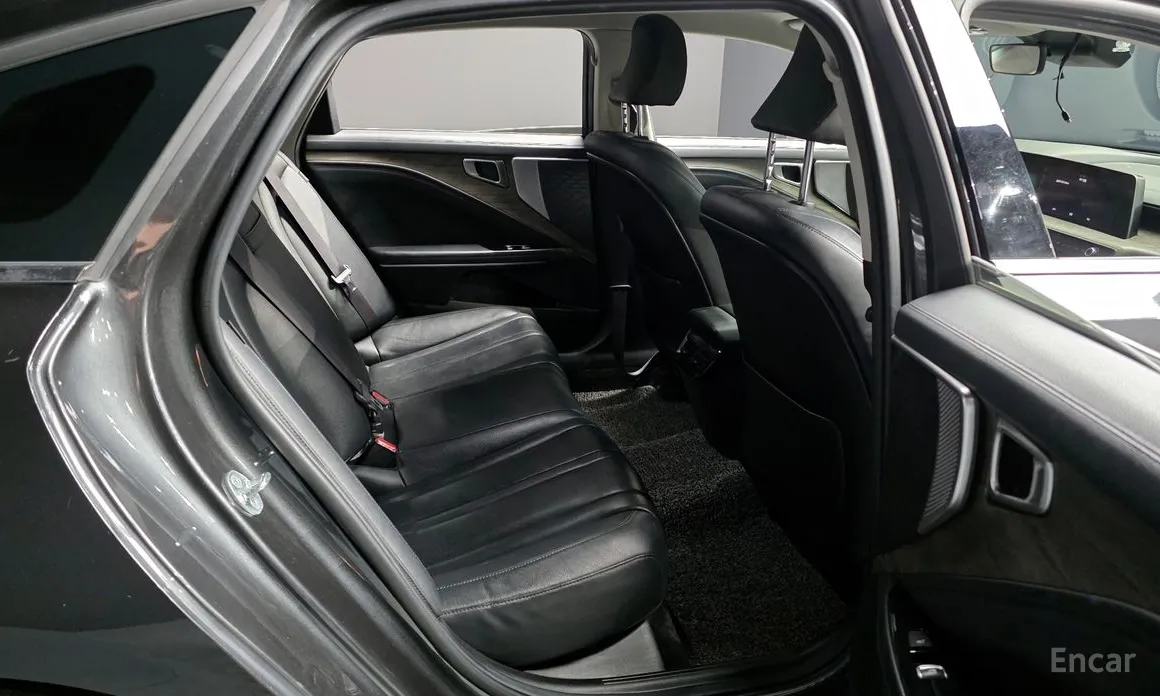 Фото 12 - Kia K8