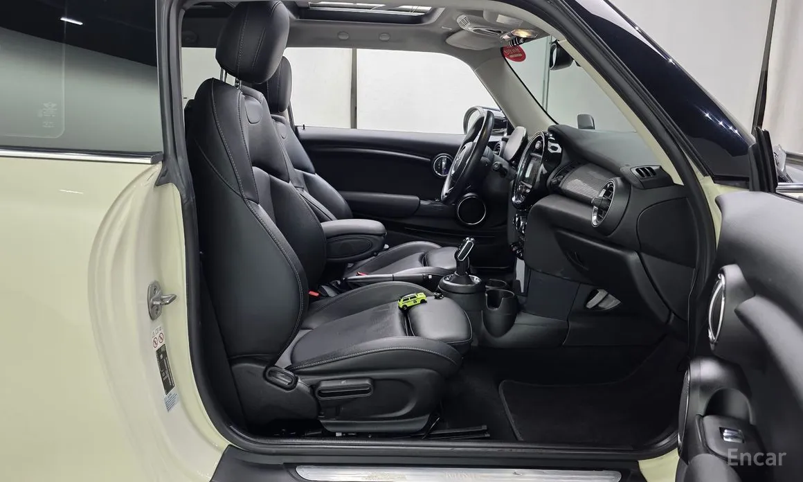 Фото 10 - Mini Cooper