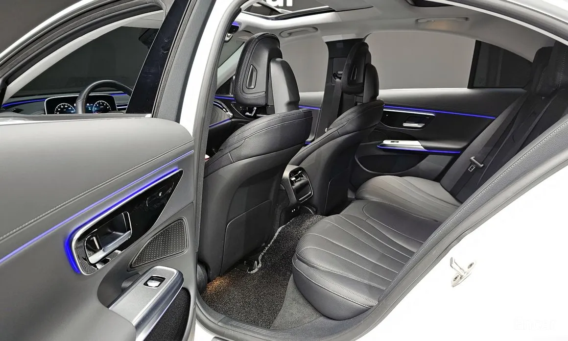 Фото 10 - Mercedes-Benz E-Class