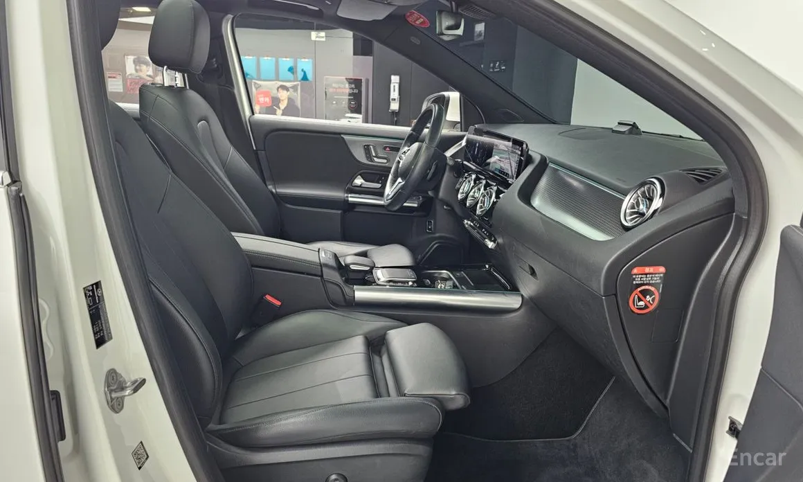 Фото 11 - Mercedes-Benz GLA-Class