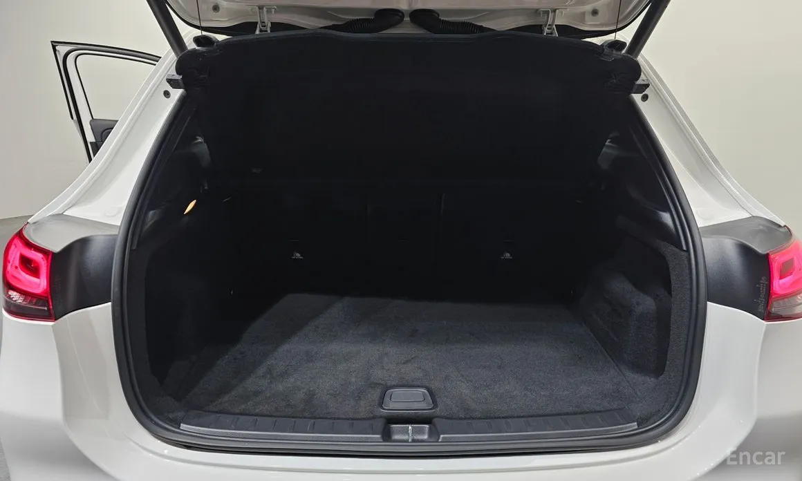 Фото 20 - Mercedes-Benz GLA-Class