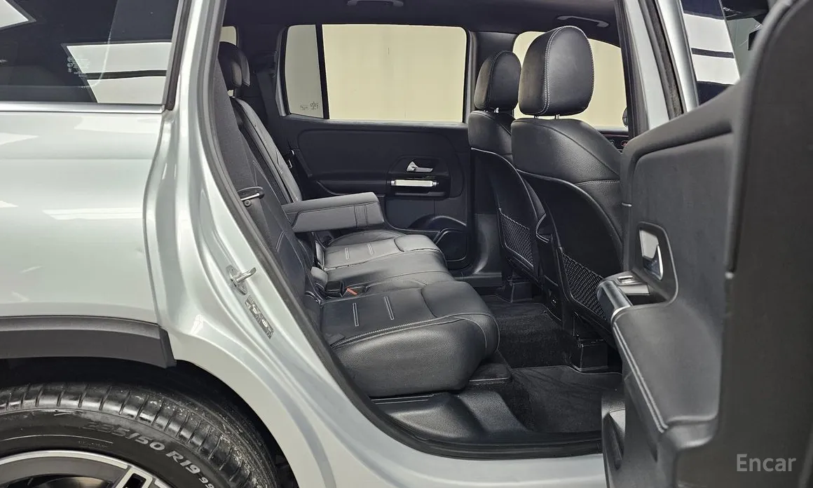 Фото 12 - Mercedes-Benz GLB-Class