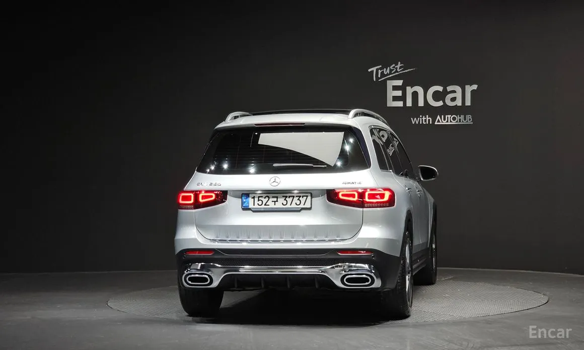 Фото 4 - Mercedes-Benz GLB-Class