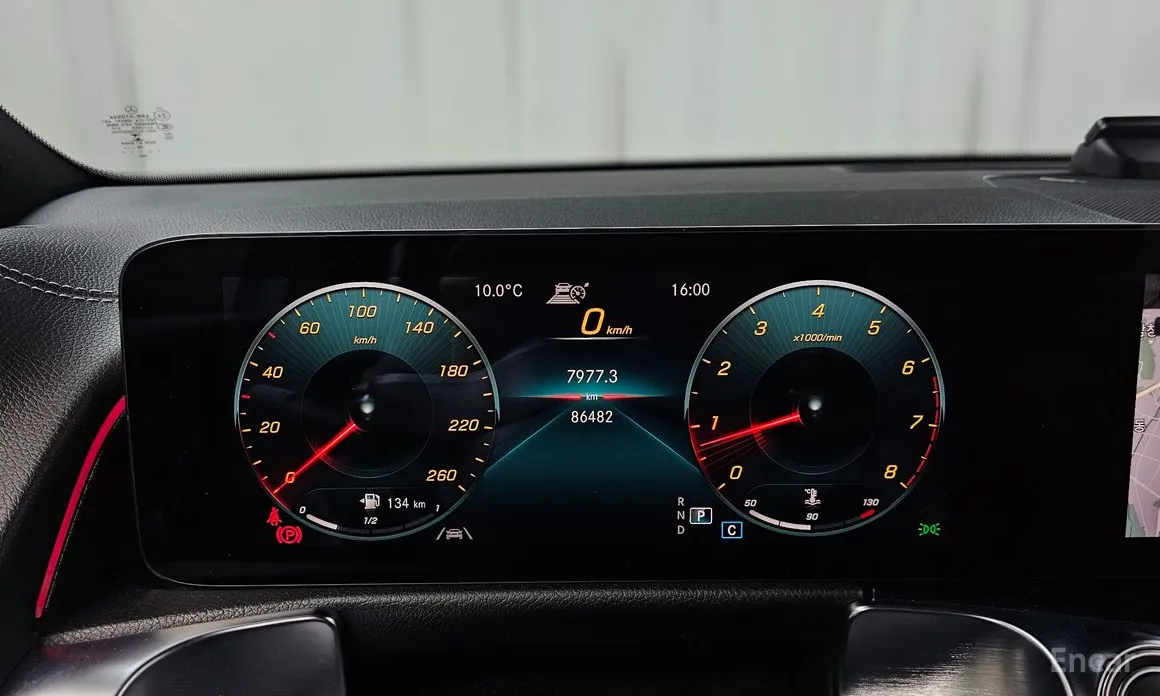 Фото 8 - Mercedes-Benz GLB-Class