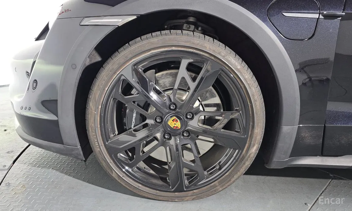 Фото 5 - Porsche Taycan