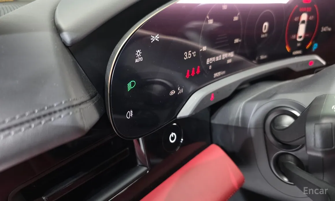 Фото 9 - Porsche Taycan