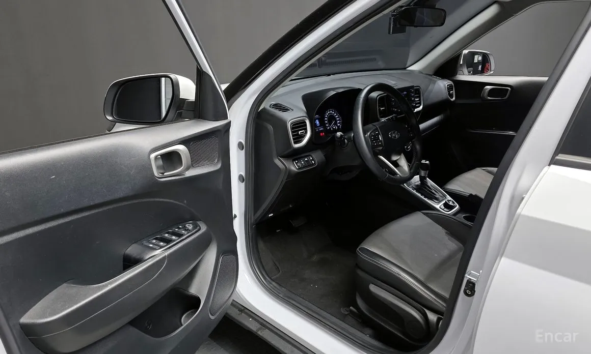 Фото 10 - Hyundai Venue