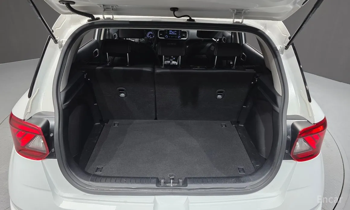 Фото 20 - Hyundai Venue