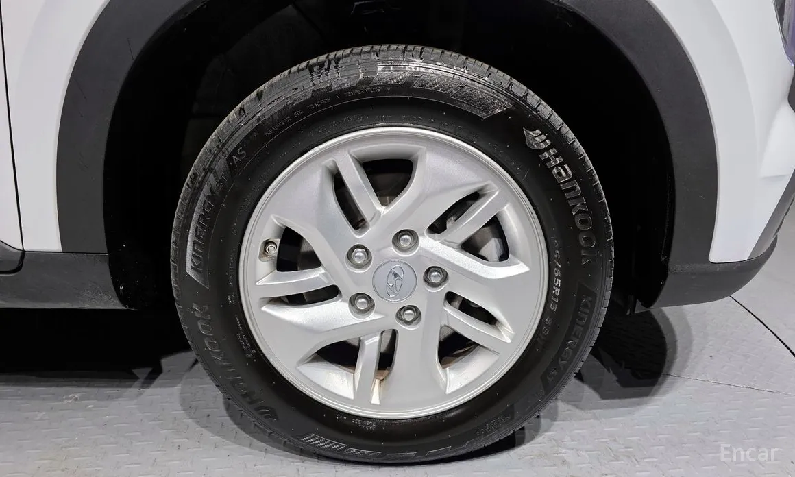 Фото 5 - Hyundai Venue