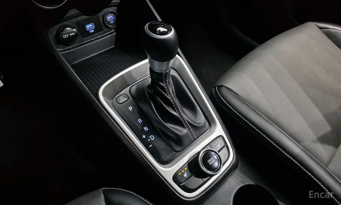 Фото 9 - Hyundai Venue