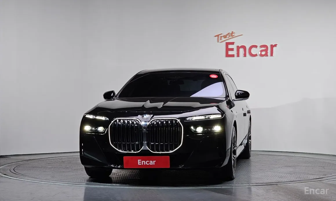 Фото 3 - BMW 7 Series