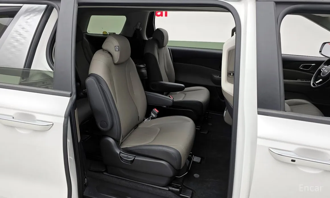 Фото 12 - Kia Carnival