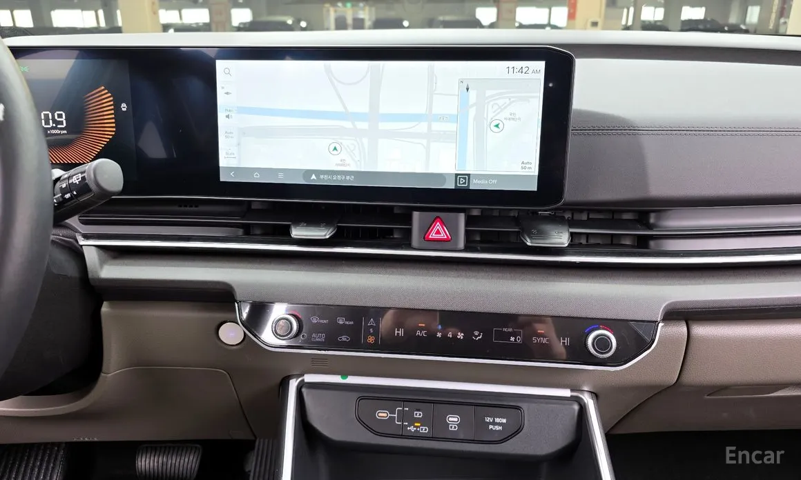 Фото 14 - Kia Carnival