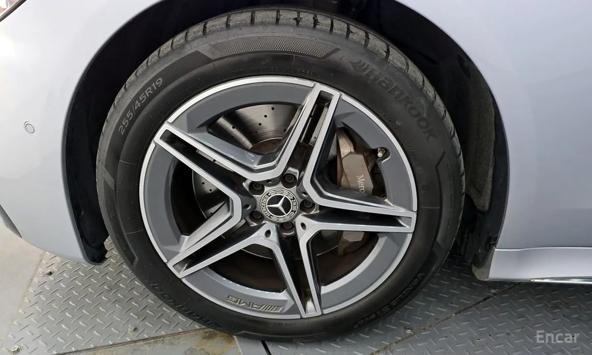 Фото 5 - Mercedes-Benz S-Class