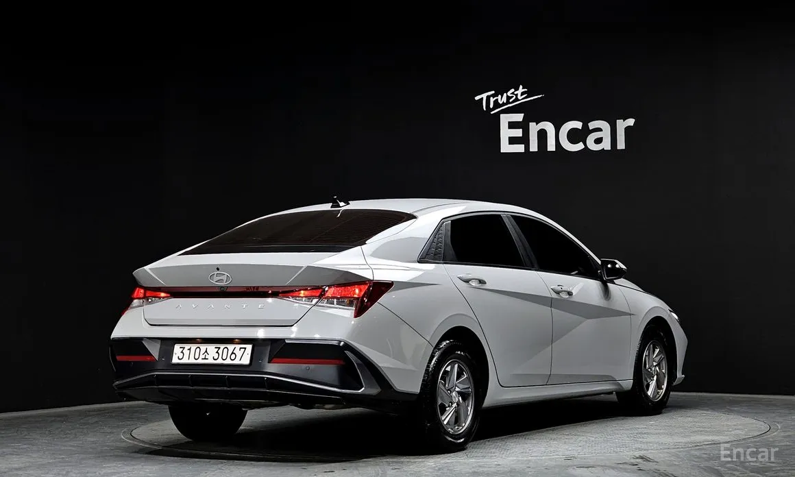 Фото 2 - Hyundai Avante