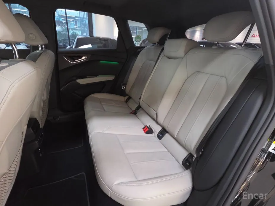 Фото 11 - Audi Q4 e-tron