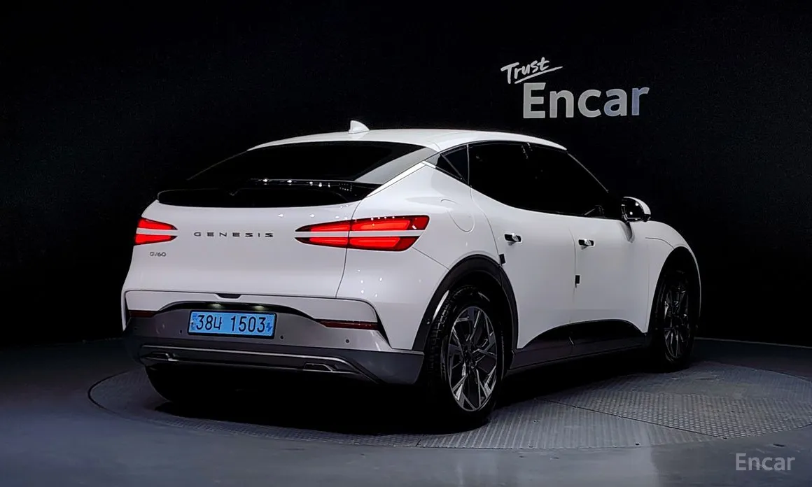 Фото 2 - Genesis GV60