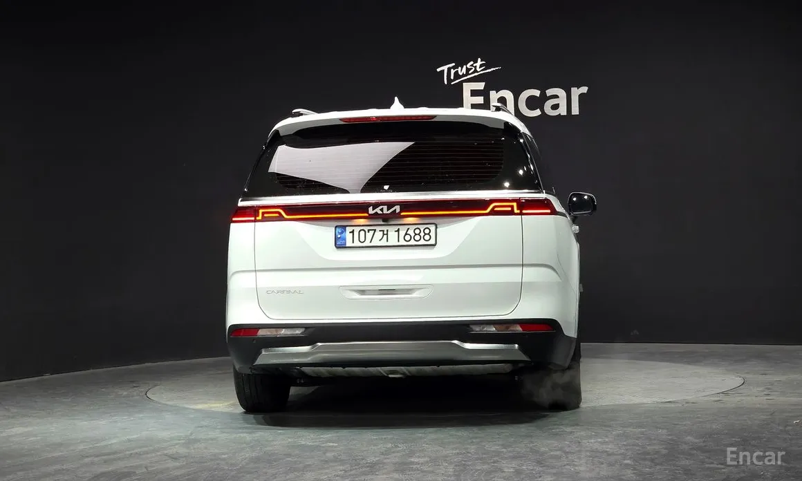 Фото 4 - Kia Carnival