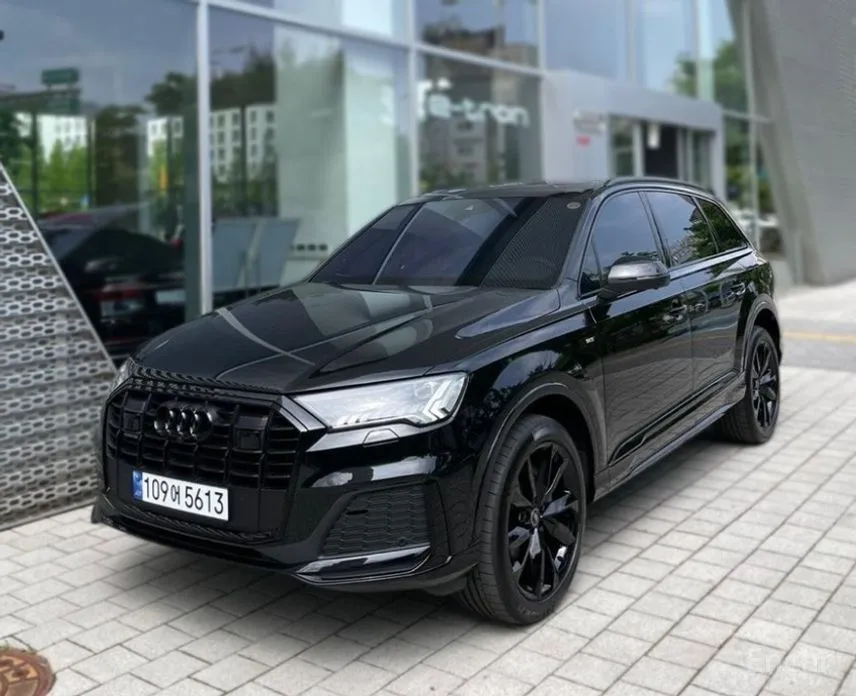 Фото 1 - Audi Q7