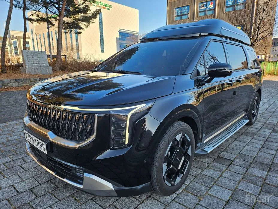 Photo 2 - Kia Carnival