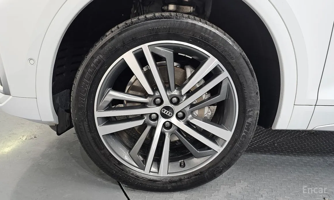 Фото 5 - Audi Q5