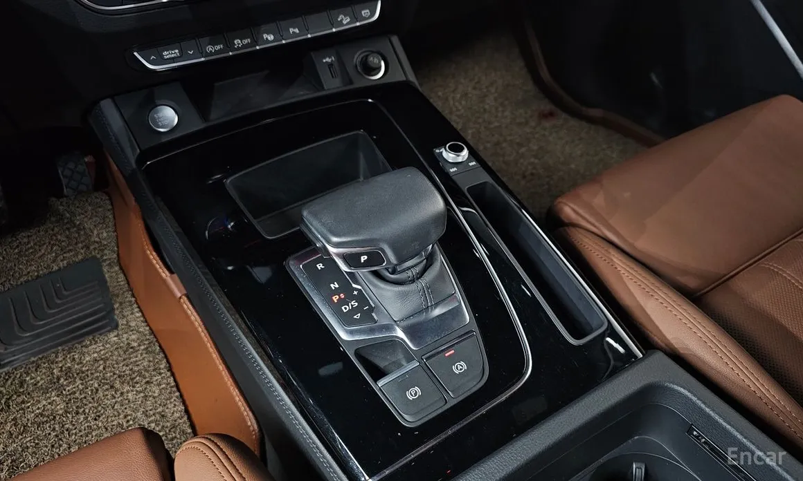 Фото 9 - Audi Q5