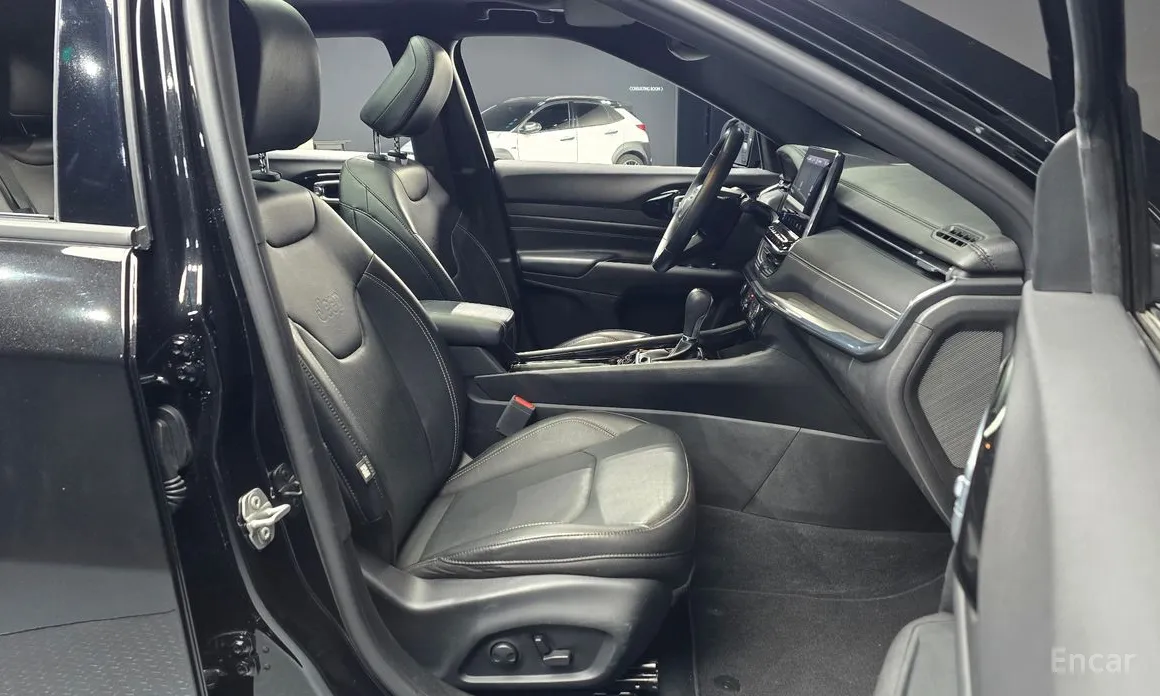 Фото 10 - Jeep Compass