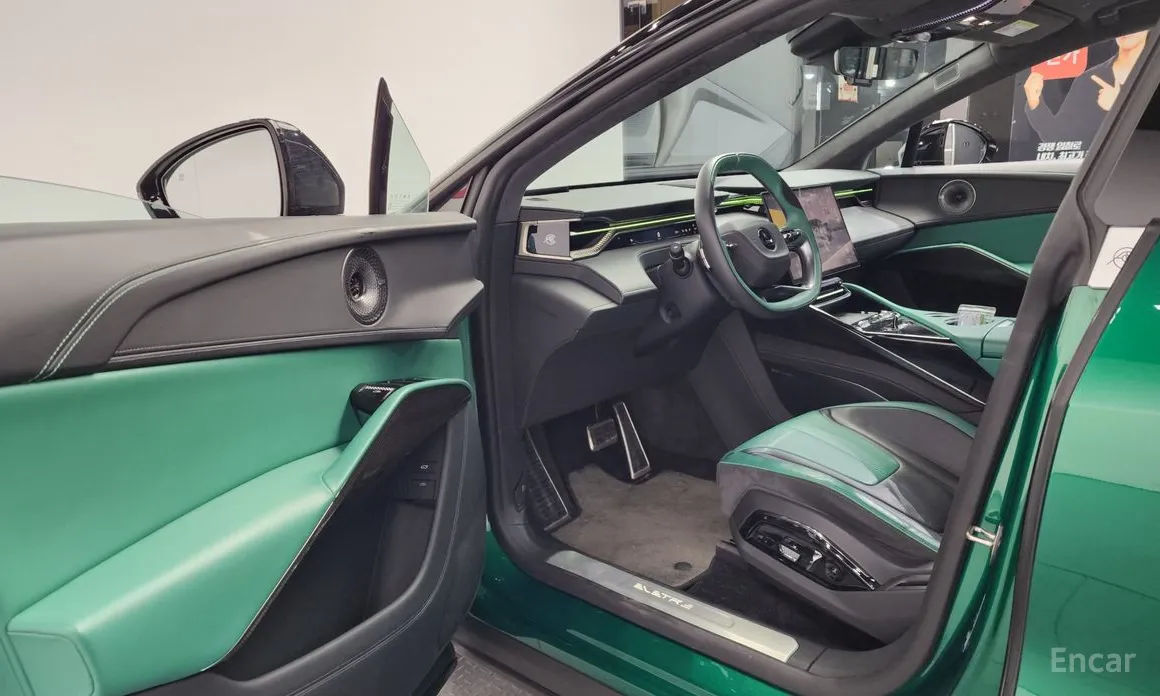 Фото 10 - Lotus Eletre