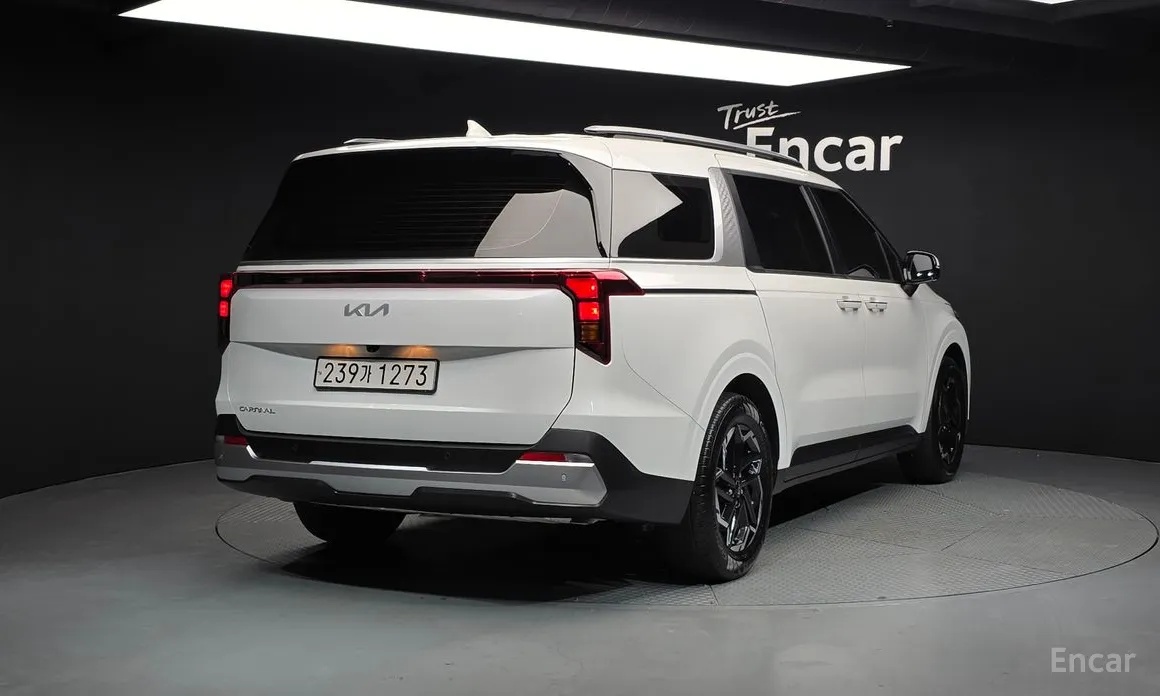 Фото 2 - Kia Carnival