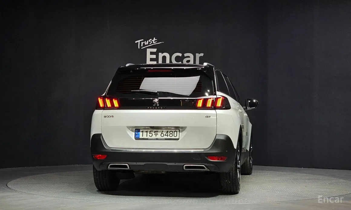 Фото 4 - Peugeot 5008