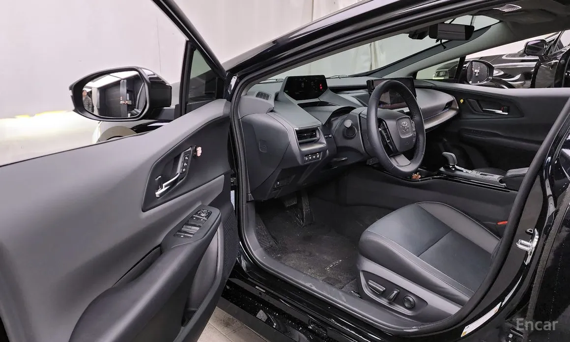 Фото 10 - Toyota Prius