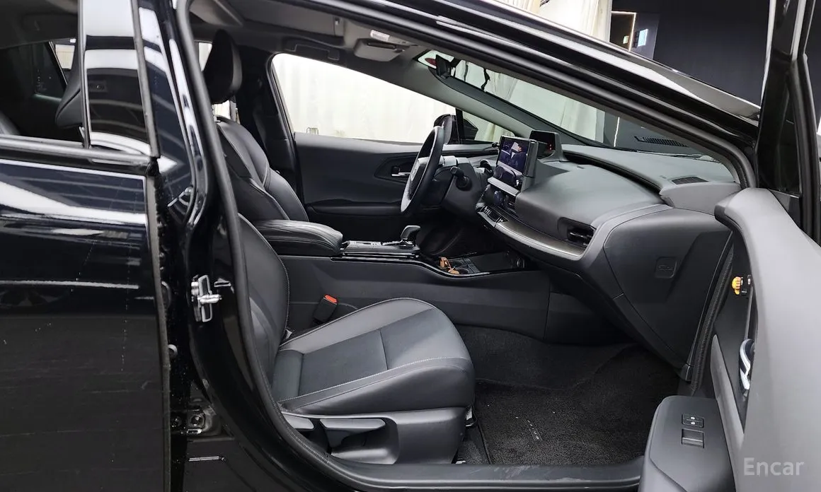 Фото 11 - Toyota Prius