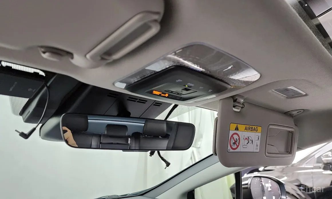 Фото 17 - Toyota Prius