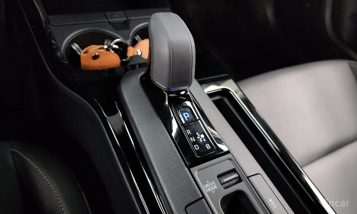 Фото 9 - Toyota Prius