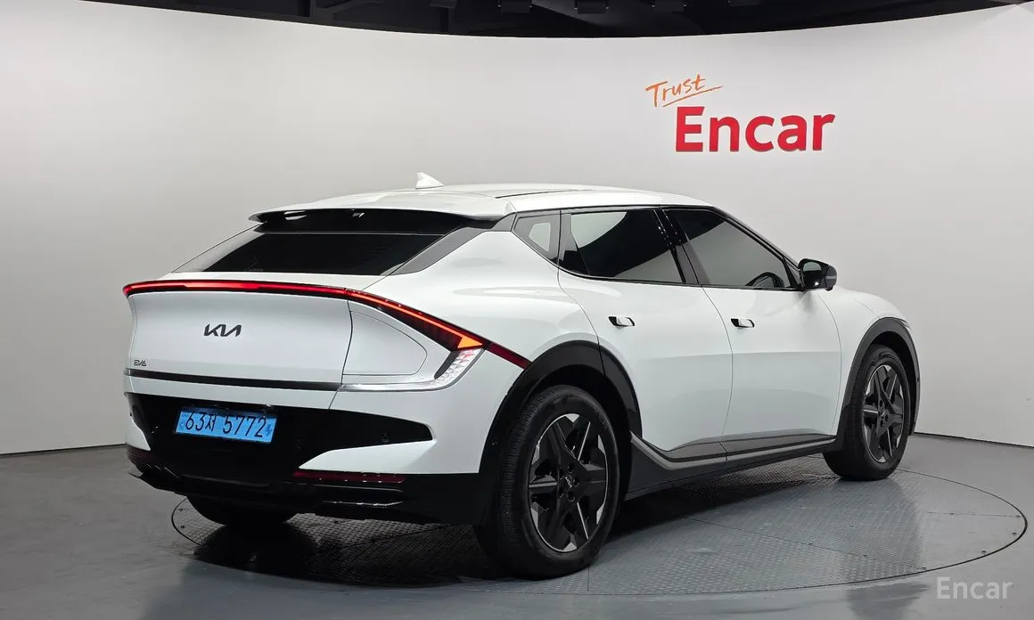 Фото 2 - Kia EV6