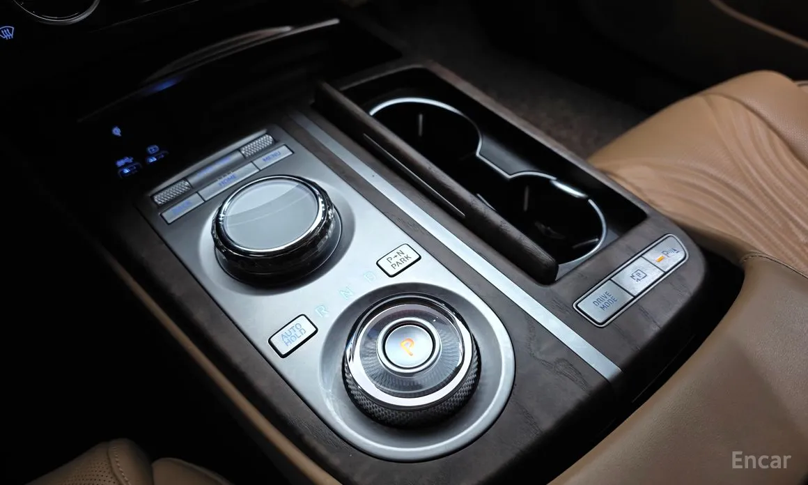 Фото 9 - Genesis G80