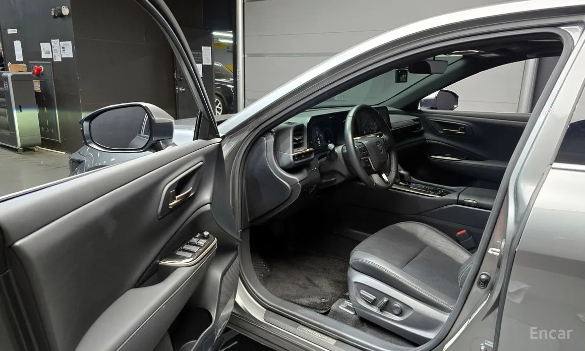 Фото 11 - Toyota Crown