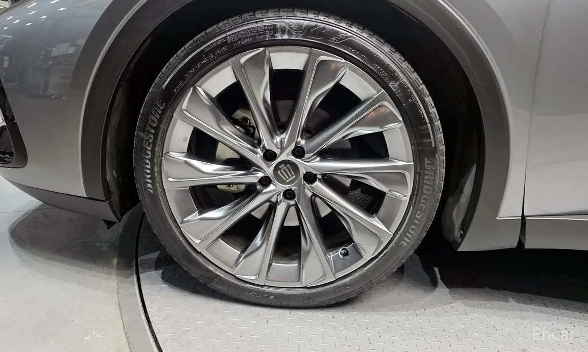 Фото 5 - Toyota Crown