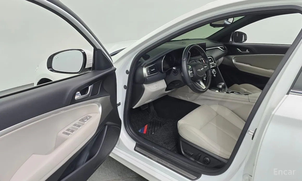 صورة 10 - Genesis G70