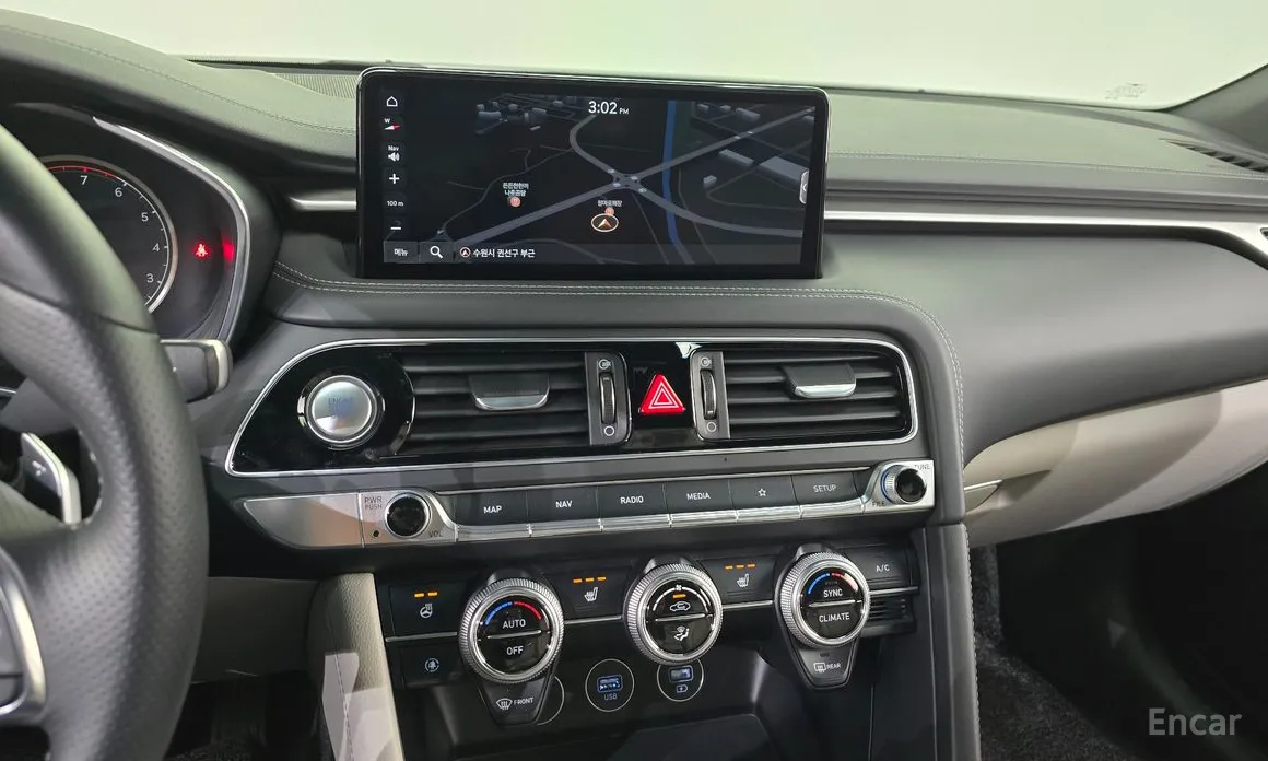 صورة 14 - Genesis G70