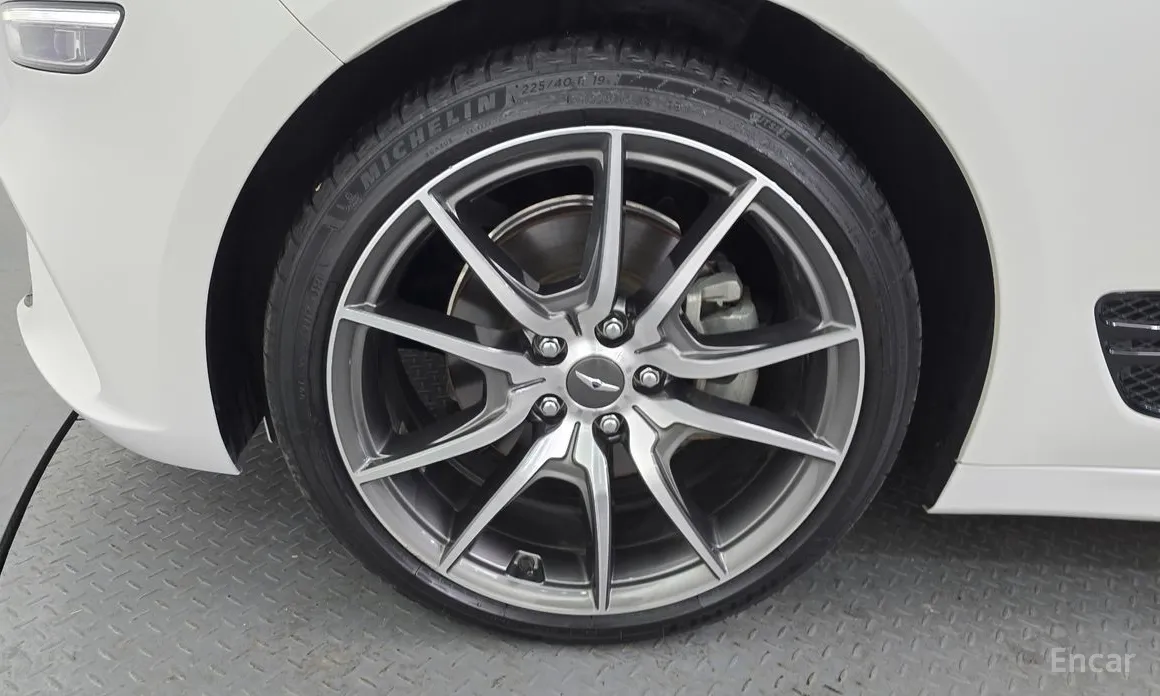 صورة 5 - Genesis G70