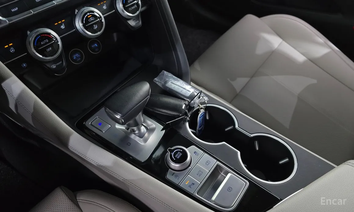 صورة 9 - Genesis G70