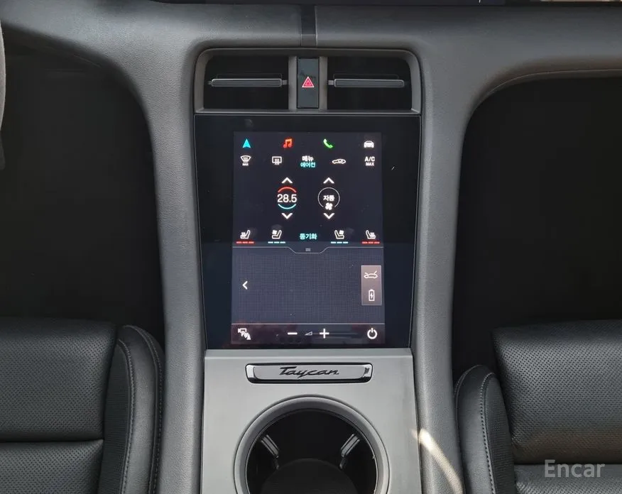 Фото 19 - Porsche Taycan