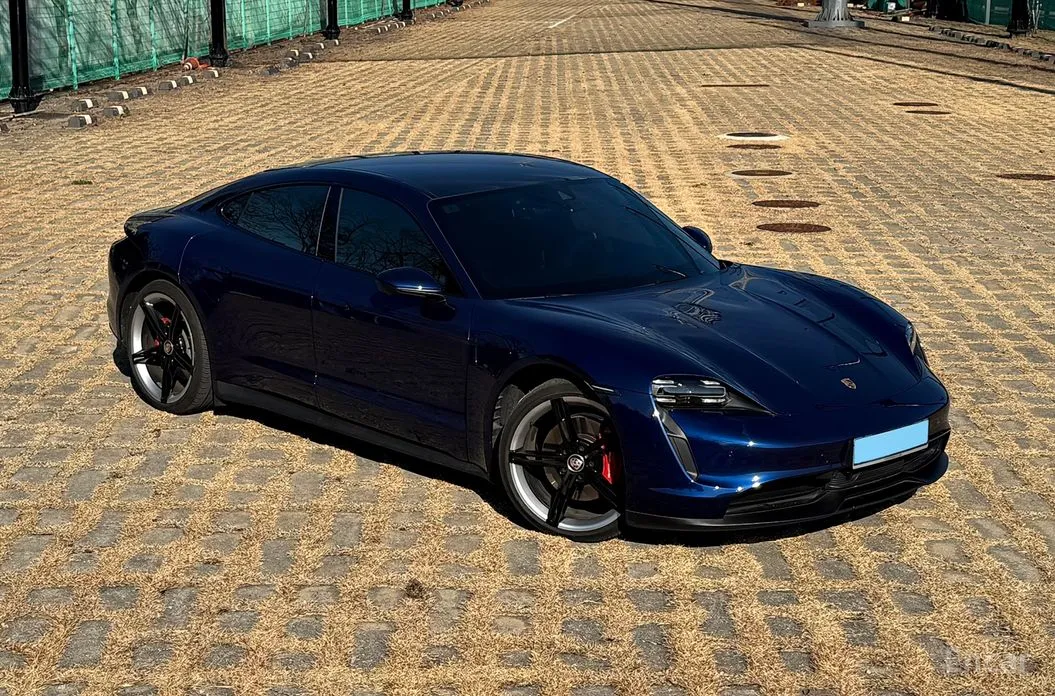 Фото 4 - Porsche Taycan