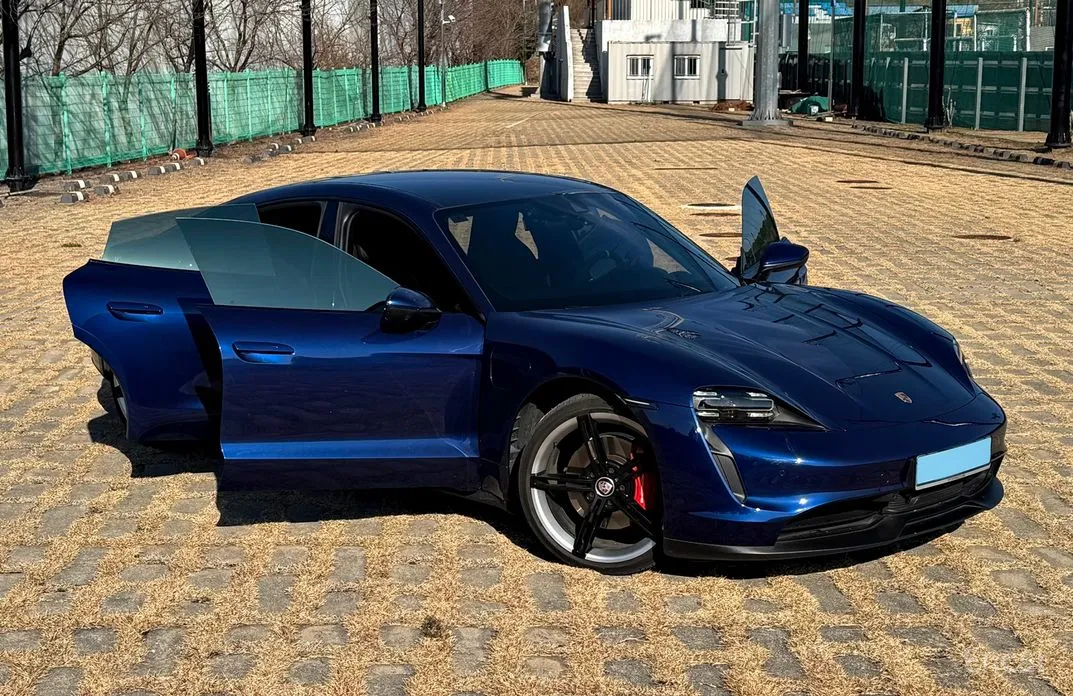 Фото 5 - Porsche Taycan