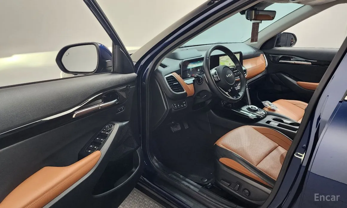 Фото 10 - Kia Seltos