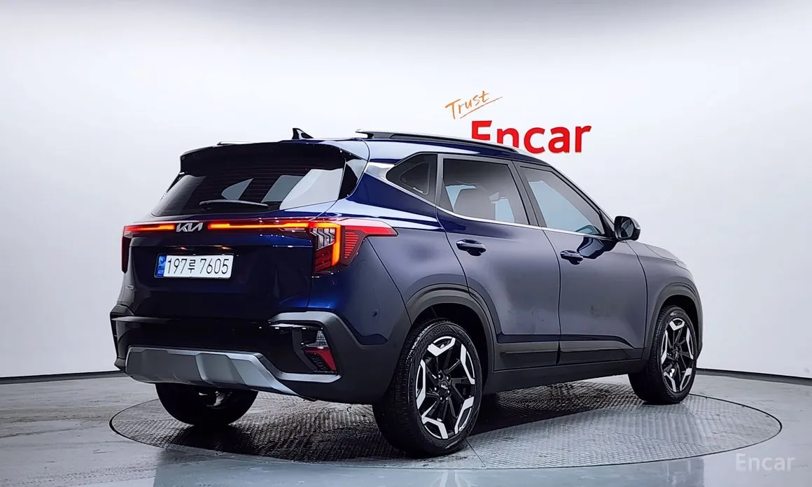 Фото 2 - Kia Seltos