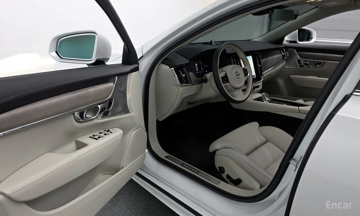 Фото 10 - Volvo S90